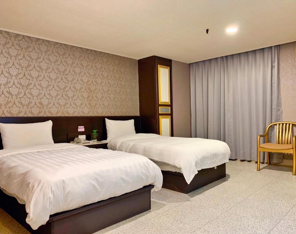 Jing Dian Business Hotel Taoyuan Eksteriør billede